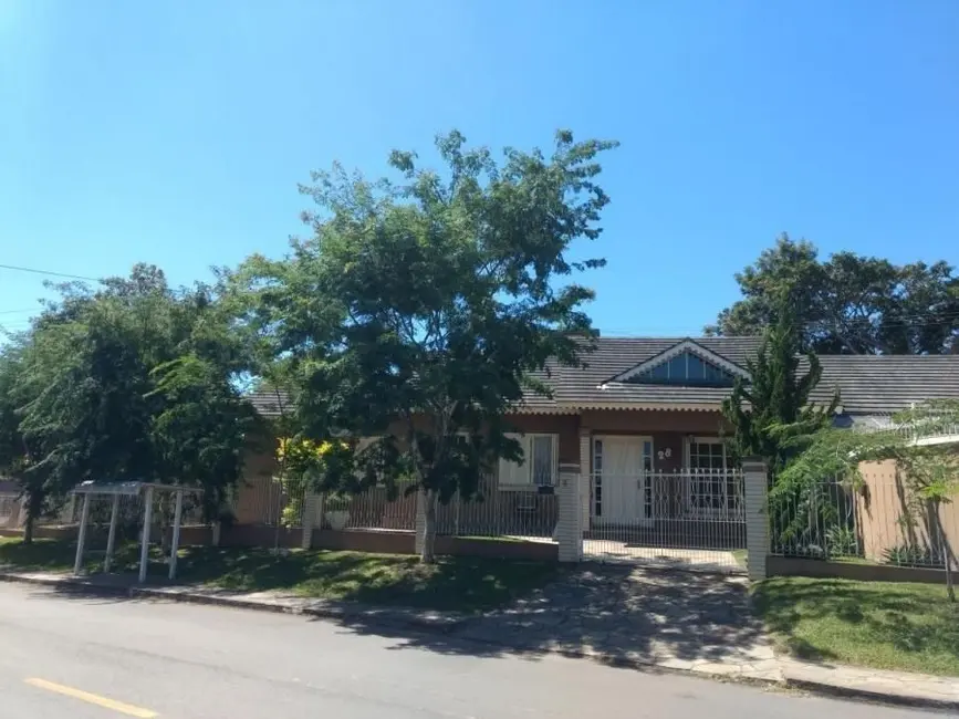 Foto 1 de Casa com 5 quartos à venda, 280m2 em São José, Santa Maria - RS