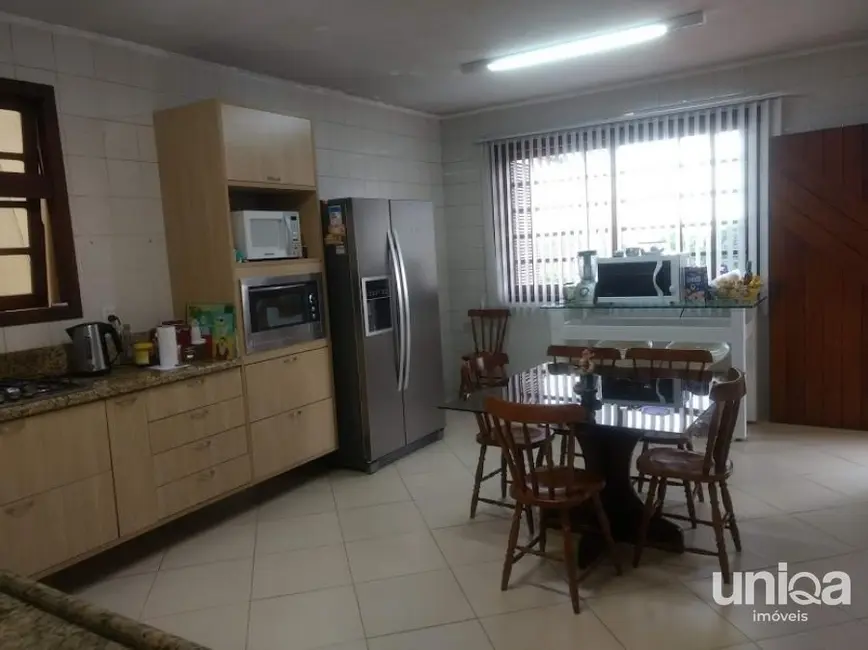 Casa com 4 quartos à venda, 411m2 em Nossa Senhora de Lourdes, Santa Maria - RS - imagem 5 Foto 5 de Casa com 4 quartos à venda, 411m2 em Nossa Senhora de Lourdes, Santa Maria - RS