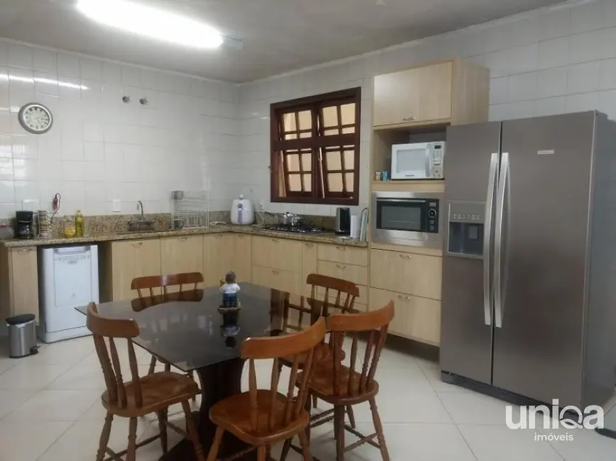 Foto 6 de Casa com 4 quartos à venda, 411m2 em Nossa Senhora de Lourdes, Santa Maria - RS