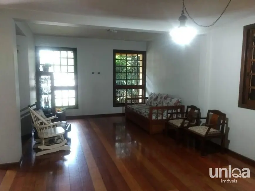 Casa com 4 quartos à venda, 411m2 em Nossa Senhora de Lourdes, Santa Maria - RS - imagem 4 Foto 4 de Casa com 4 quartos à venda, 411m2 em Nossa Senhora de Lourdes, Santa Maria - RS