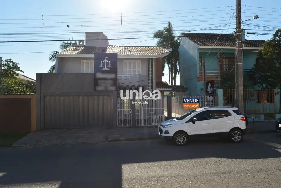 Foto 1 de Casa com 6 quartos à venda, 360m2 em Nossa Senhora de Lourdes, Santa Maria - RS