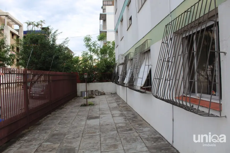 Foto 3 de Apartamento com 3 quartos à venda, 70m2 em Nossa Senhora de Fátima, Santa Maria - RS