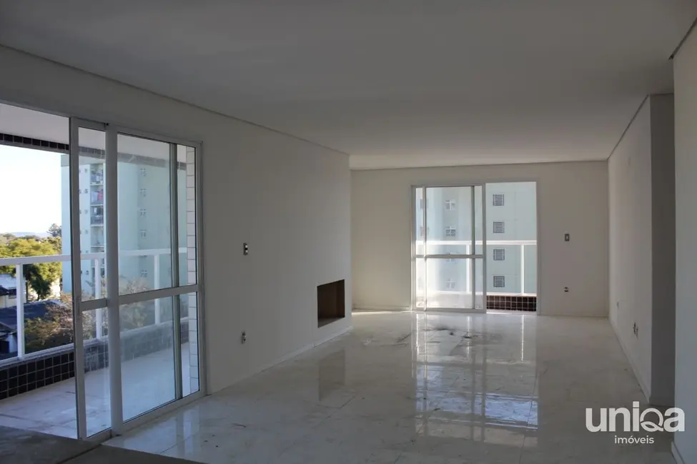 Foto 3 de Apartamento com 3 quartos à venda, 165m2 em Nossa Senhora do Rosário, Santa Maria - RS