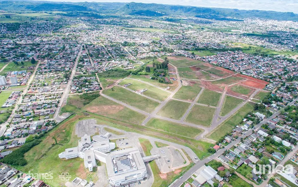 Foto 1 de Terreno / Lote à venda, 323m2 em Pinheiro Machado, Santa Maria - RS