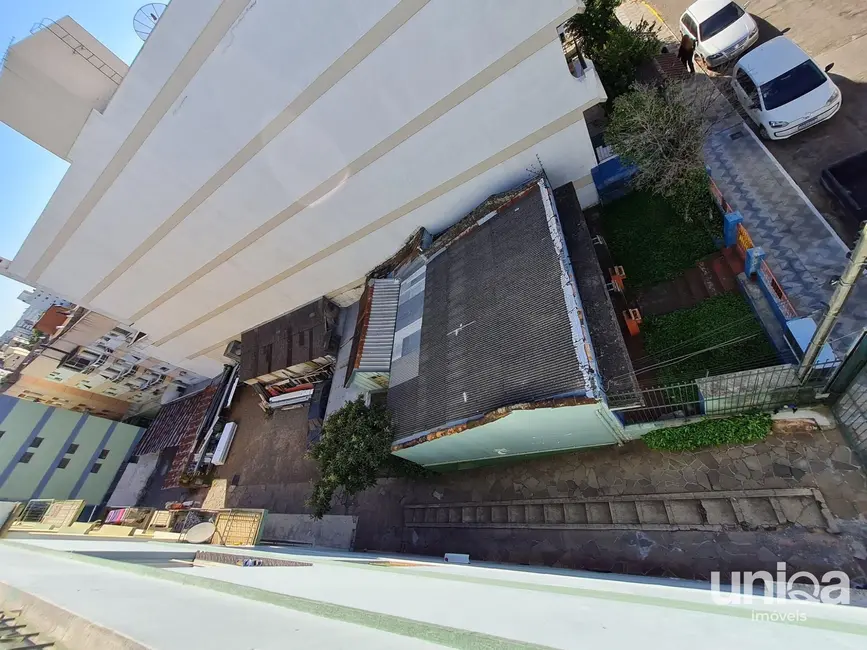 Foto 2 de Terreno / Lote à venda, 1010m2 em Centro, Santa Maria - RS