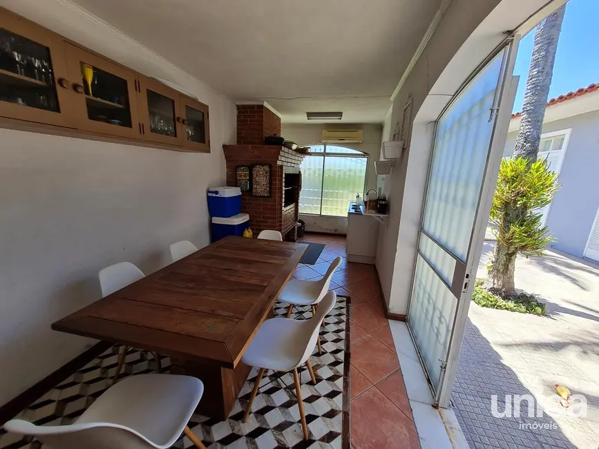 Casa com 3 quartos à venda, 357m2 em Camobi, Santa Maria - RS - imagem 9 Foto 9 de Casa com 3 quartos à venda, 357m2 em Camobi, Santa Maria - RS