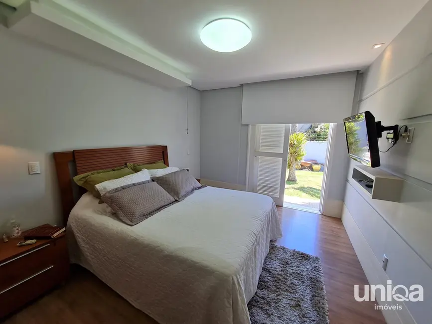 Casa com 3 quartos à venda, 357m2 em Camobi, Santa Maria - RS - imagem 3 Foto 3 de Casa com 3 quartos à venda, 357m2 em Camobi, Santa Maria - RS