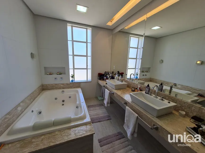 Casa com 3 quartos à venda, 357m2 em Camobi, Santa Maria - RS - imagem 5 Foto 5 de Casa com 3 quartos à venda, 357m2 em Camobi, Santa Maria - RS