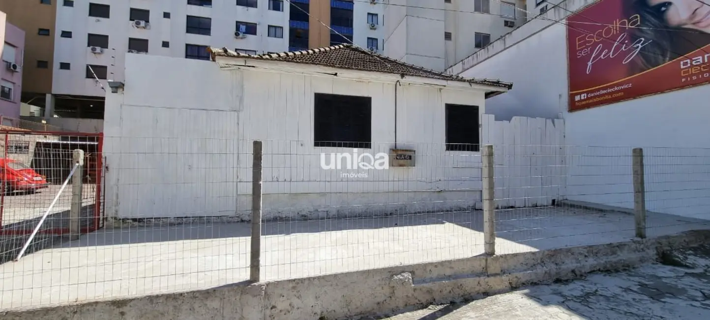 Foto 1 de Terreno / Lote à venda, 236m2 em Nossa Senhora de Fátima, Santa Maria - RS