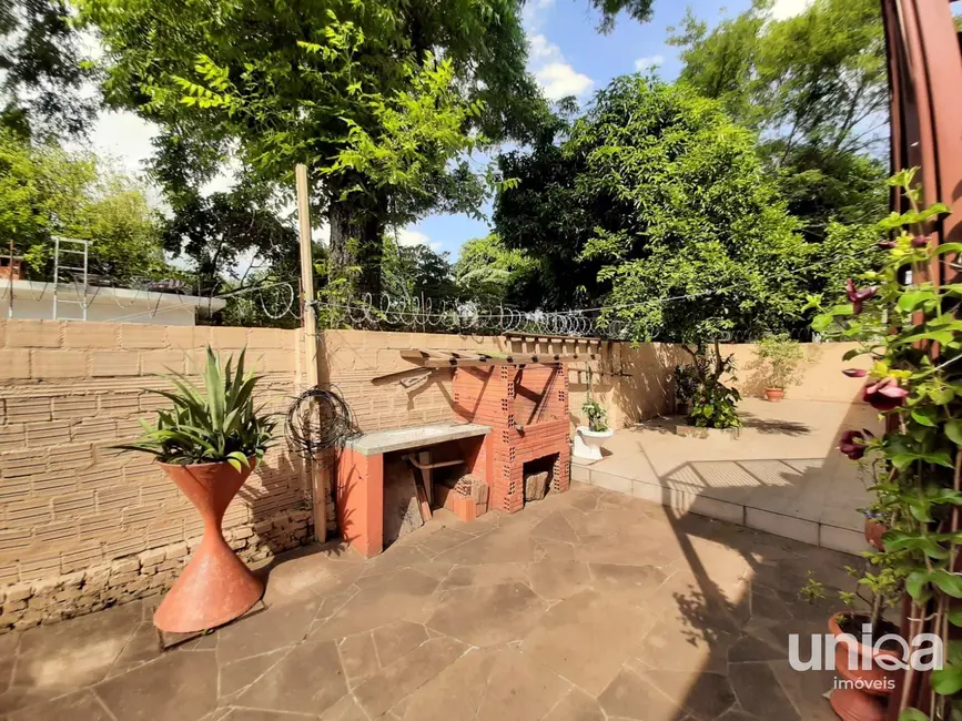 Foto 2 de Casa com 6 quartos à venda, 322m2 em Nossa Senhora do Rosário, Santa Maria - RS