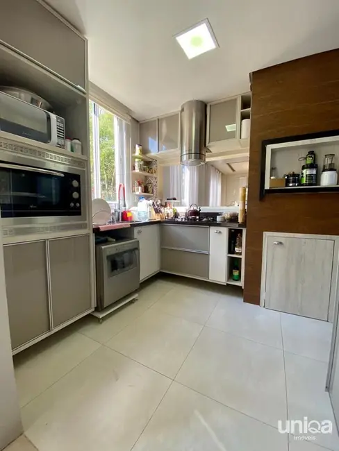 Foto 5 de Apartamento com 3 quartos à venda, 130m2 em Nossa Senhora de Lourdes, Santa Maria - RS