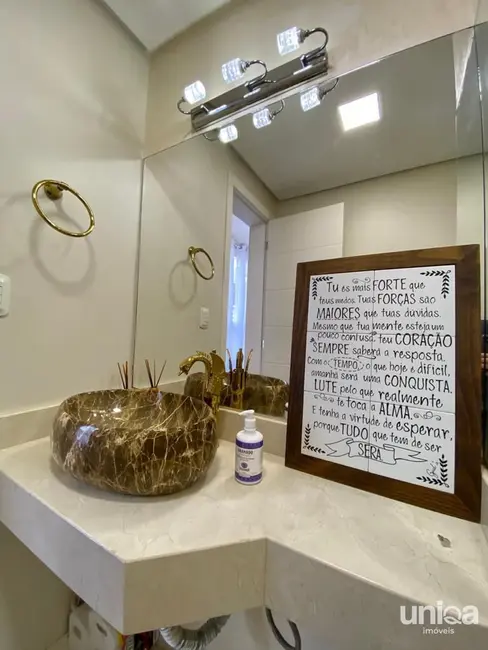 Foto 6 de Apartamento com 3 quartos à venda, 130m2 em Nossa Senhora de Lourdes, Santa Maria - RS