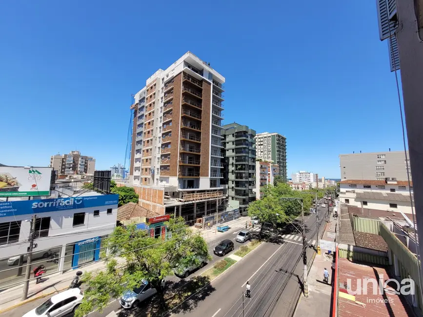 Apartamento com 4 quartos à venda, 170m2 em Centro, Santa Maria - RS - imagem 2 Foto 2 de Apartamento com 4 quartos à venda, 170m2 em Centro, Santa Maria - RS