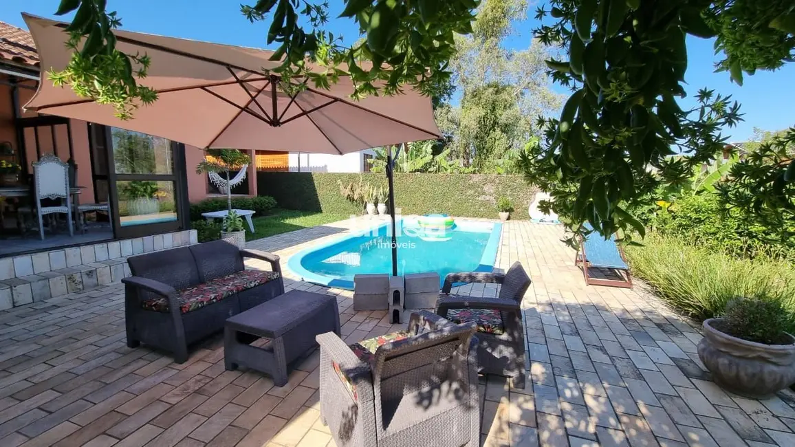 Foto 1 de Casa com 3 quartos à venda, 300m2 em São José, Santa Maria - RS