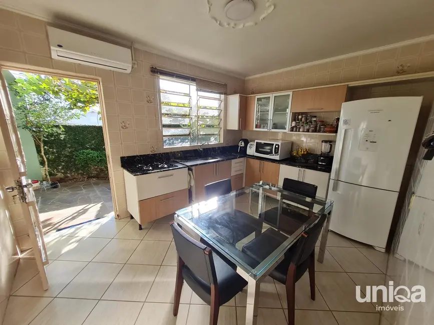Casa com 4 quartos à venda, 290m2 em Duque de Caxias, Santa Maria - RS - imagem 4 Foto 4 de Casa com 4 quartos à venda, 290m2 em Duque de Caxias, Santa Maria - RS