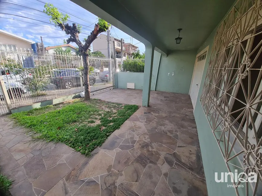 Foto 2 de Casa com 4 quartos à venda, 290m2 em Duque de Caxias, Santa Maria - RS