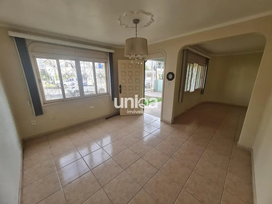 Foto 2 de Casa com 4 quartos à venda, 290m2 em Duque de Caxias, Santa Maria - RS
