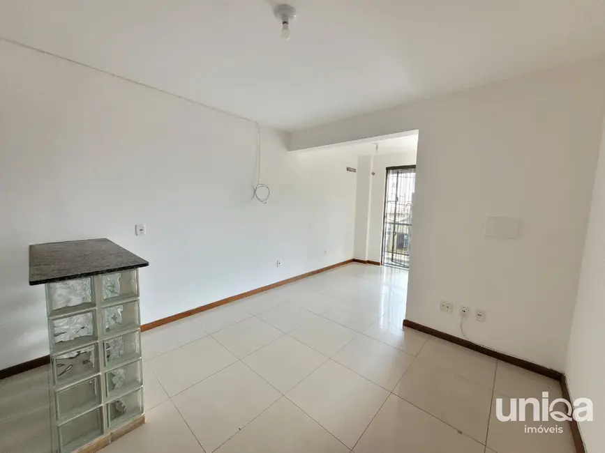 Foto 3 de Kitnet com 1 quarto à venda, 34m2 em Nossa Senhora do Rosário, Santa Maria - RS