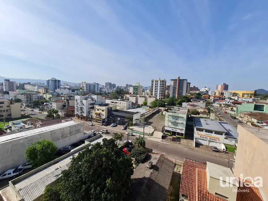Foto 3 de Cobertura com 2 quartos à venda, 120m2 em Nossa Senhora Medianeira, Santa Maria - RS