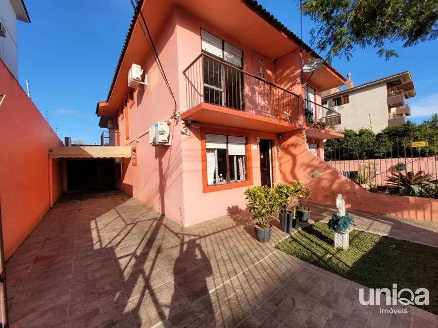 Casa com 3 quartos à venda, 169m2 em Camobi, Santa Maria - RS - imagem 1 Foto 1 de Casa com 3 quartos à venda, 169m2 em Camobi, Santa Maria - RS