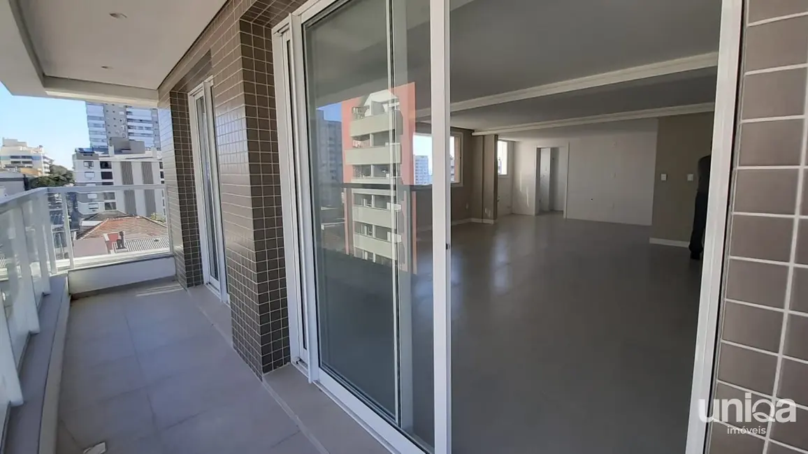 Apartamento com 3 quartos à venda, 193m2 em Centro, Santa Maria - RS - imagem 5 Foto 5 de Apartamento com 3 quartos à venda, 193m2 em Centro, Santa Maria - RS