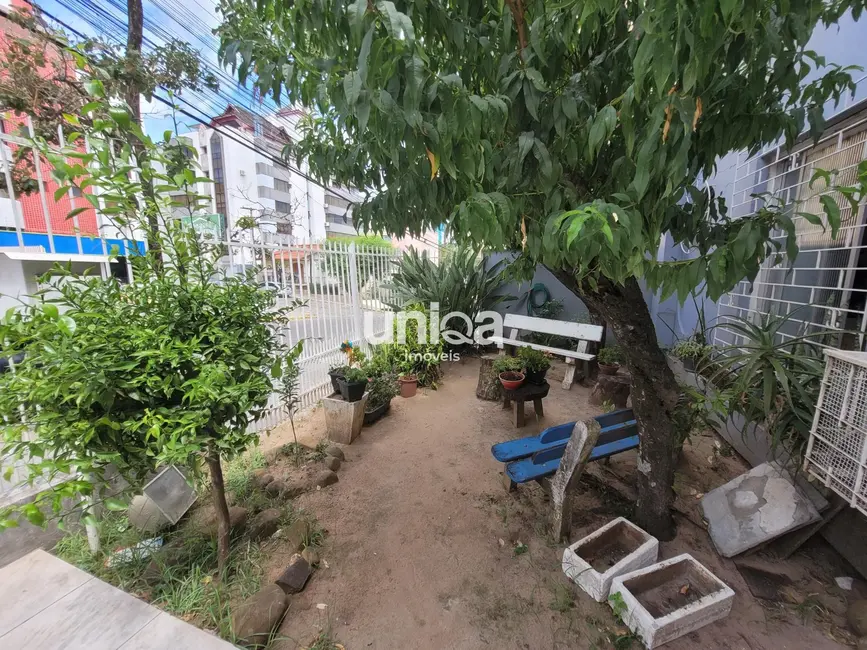 Foto 2 de Casa com 6 quartos à venda, 542m2 em Centro, Santa Maria - RS