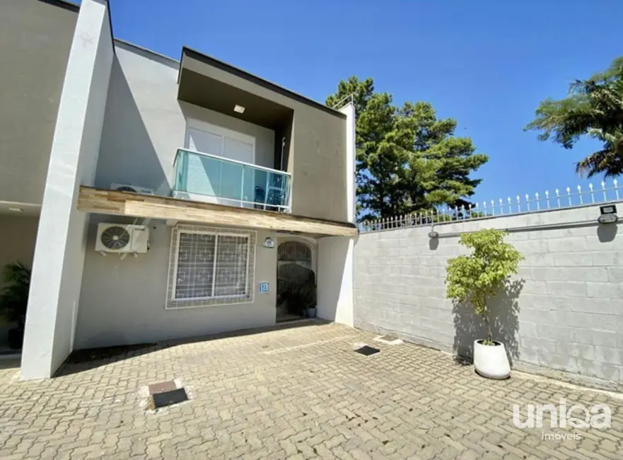 Foto 1 de Casa de Condomínio com 2 quartos à venda, 105m2 em Nossa Senhora do Perpétuo Socorro, Santa Maria - RS