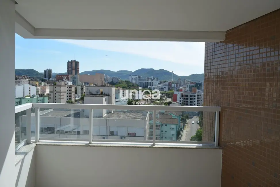 Foto 2 de Apartamento com 3 quartos à venda, 117m2 em Nossa Senhora de Lourdes, Santa Maria - RS
