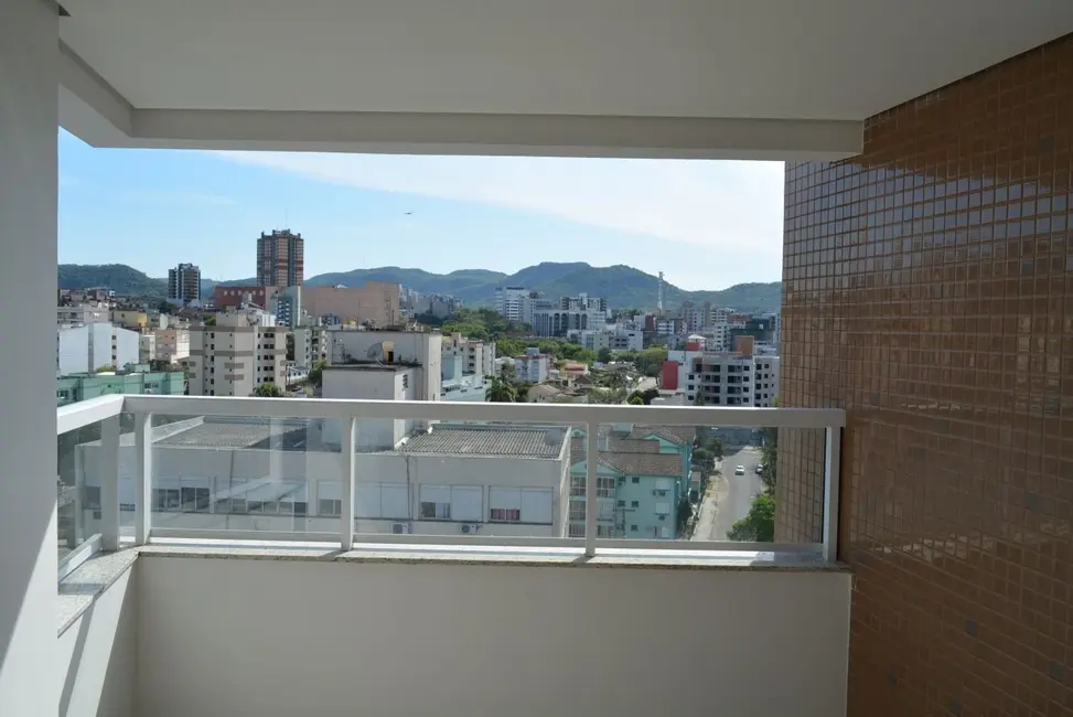 Foto 2 de Apartamento com 3 quartos à venda, 117m2 em Nossa Senhora de Lourdes, Santa Maria - RS