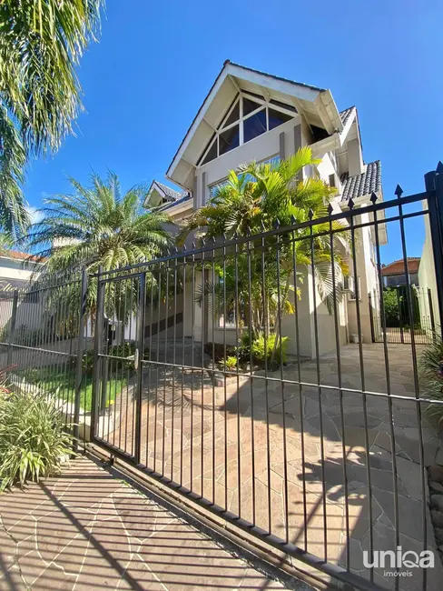 Foto 1 de Casa com 5 quartos à venda, 385m2 em São José, Santa Maria - RS