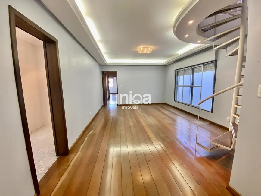 Foto 2 de Cobertura com 3 quartos à venda, 190m2 em Duque de Caxias, Santa Maria - RS