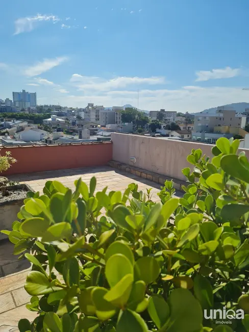 Cobertura com 3 quartos à venda, 190m2 em Duque de Caxias, Santa Maria - RS - imagem 6 Foto 6 de Cobertura com 3 quartos à venda, 190m2 em Duque de Caxias, Santa Maria - RS