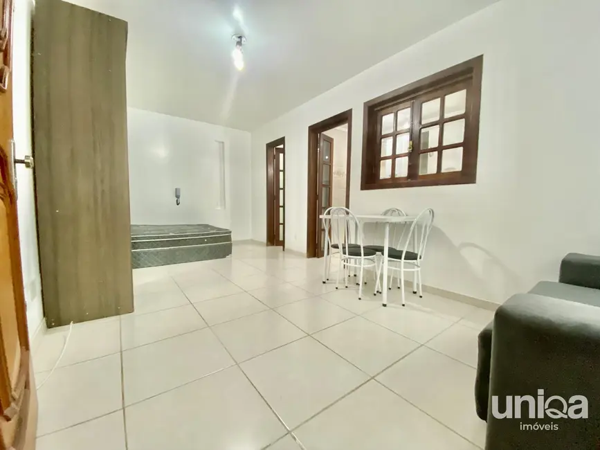 Foto 2 de Apartamento com 1 quarto à venda, 30m2 em Menino Jesus, Santa Maria - RS