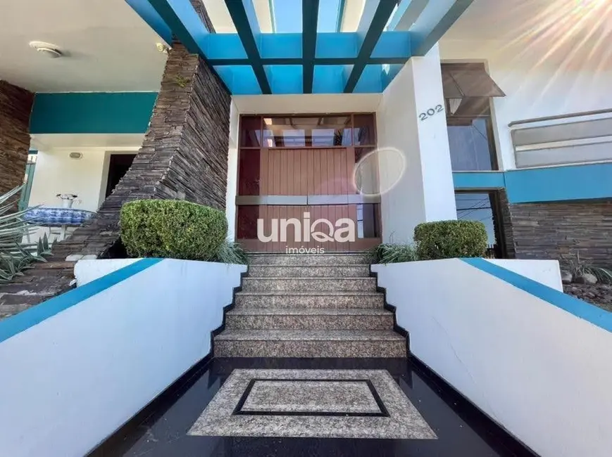 Foto 2 de Casa com 6 quartos à venda, 600m2 em Nossa Senhora de Lourdes, Santa Maria - RS