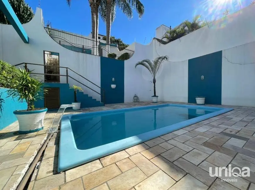 Casa com 6 quartos à venda, 600m2 em Nossa Senhora de Lourdes, Santa Maria - RS - imagem 6 Foto 6 de Casa com 6 quartos à venda, 600m2 em Nossa Senhora de Lourdes, Santa Maria - RS