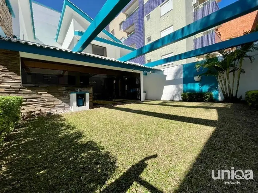 Foto 7 de Casa com 6 quartos à venda, 600m2 em Nossa Senhora de Lourdes, Santa Maria - RS