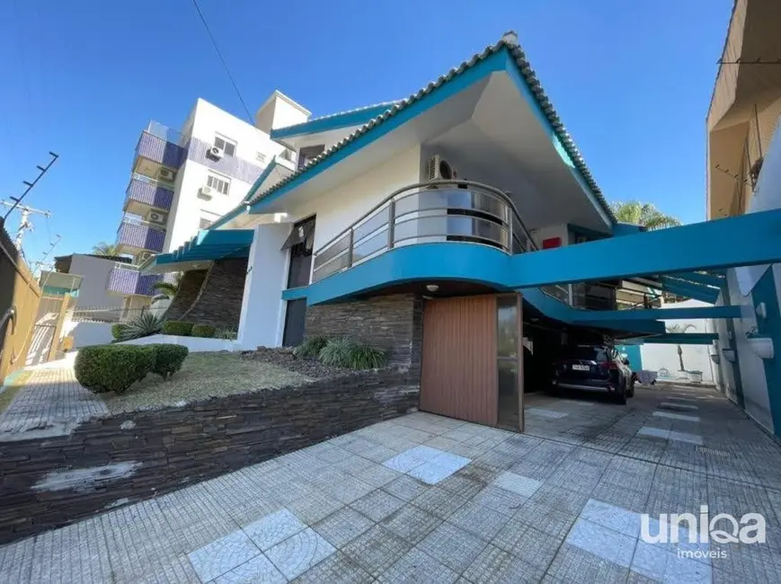 Foto 1 de Casa com 6 quartos à venda, 600m2 em Nossa Senhora de Lourdes, Santa Maria - RS