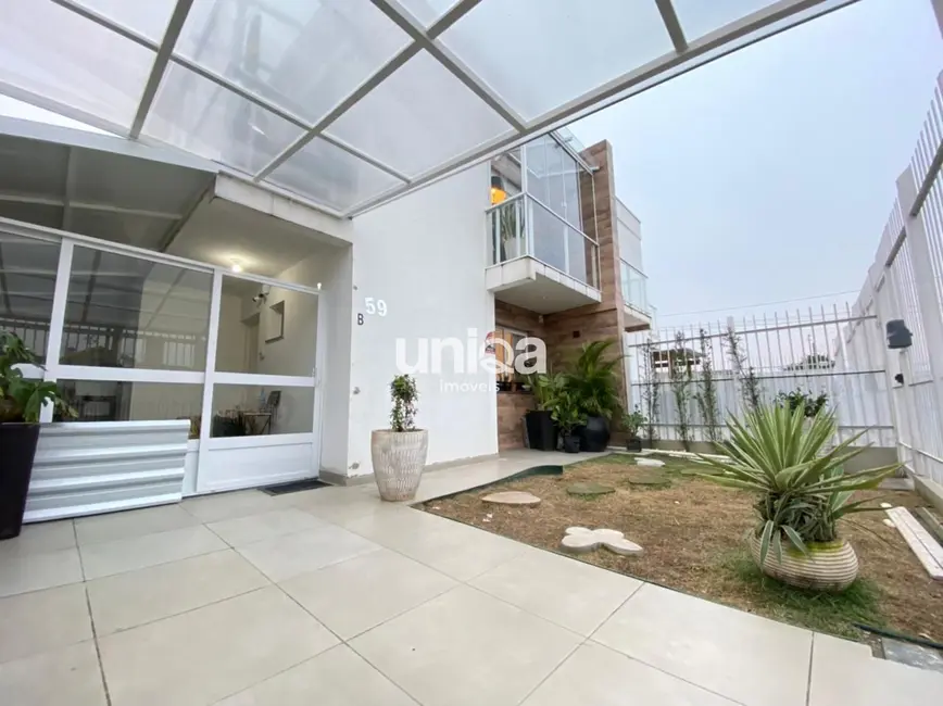 Foto 2 de Casa com 2 quartos à venda, 100m2 em Nossa Senhora Medianeira, Santa Maria - RS