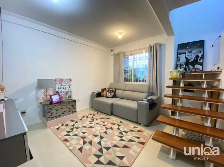 Foto 2 de Casa com 2 quartos à venda, 100m2 em Nossa Senhora Medianeira, Santa Maria - RS