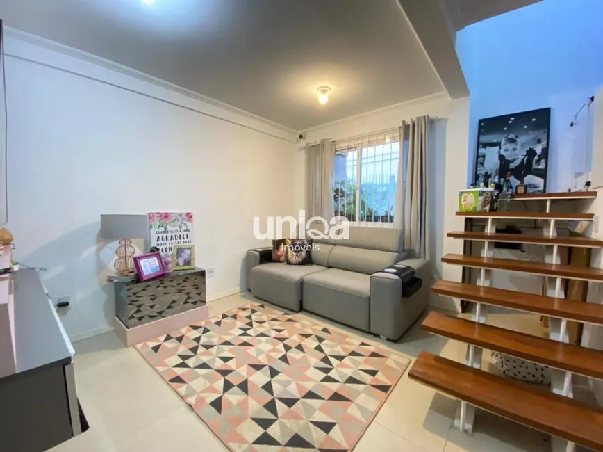 Foto 1 de Casa com 2 quartos à venda, 100m2 em Nossa Senhora Medianeira, Santa Maria - RS