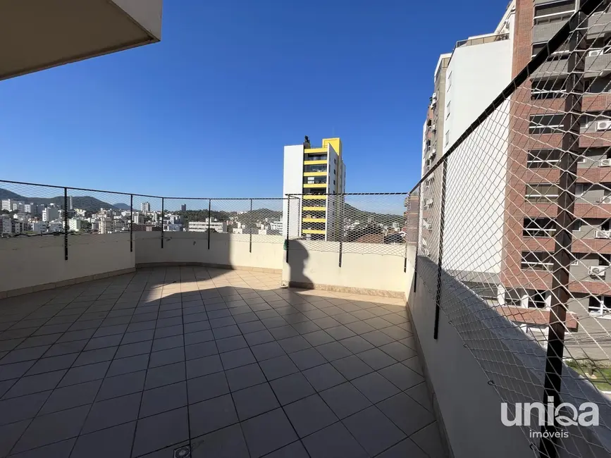 Foto 9 de Cobertura com 2 quartos à venda, 157m2 em Nossa Senhora de Lourdes, Santa Maria - RS