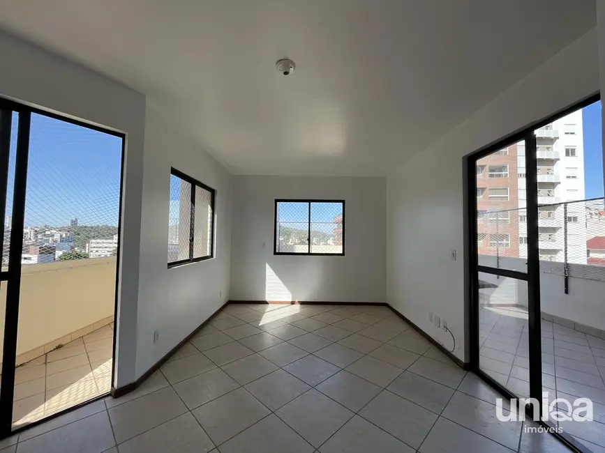 Foto 7 de Cobertura com 2 quartos à venda, 157m2 em Nossa Senhora de Lourdes, Santa Maria - RS