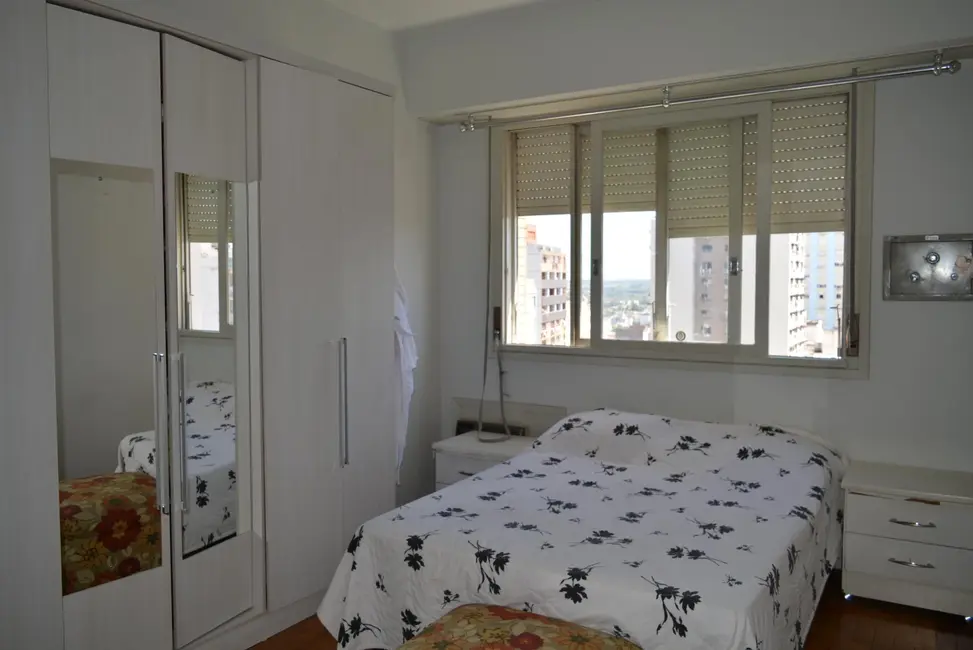 Foto 2 de Apartamento com 2 quartos à venda, 95m2 em Centro, Santa Maria - RS