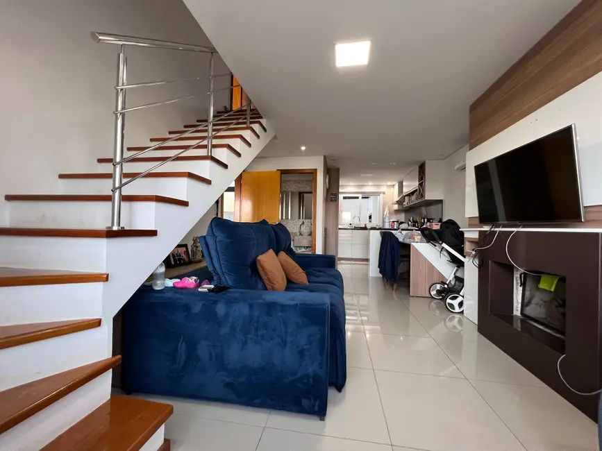 Foto 2 de Casa com 3 quartos à venda, 110m2 em Camobi, Santa Maria - RS