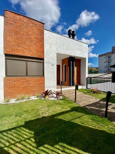 Foto 1 de Casa com 3 quartos à venda, 216m2 em Presidente João Goulart, Santa Maria - RS