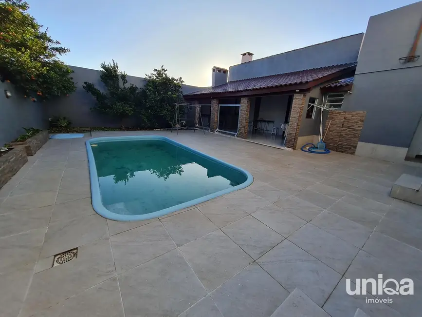 Casa com 4 quartos à venda, 240m2 em Pé de Plátano, Santa Maria - RS - imagem 3 Foto 3 de Casa com 4 quartos à venda, 240m2 em Pé de Plátano, Santa Maria - RS