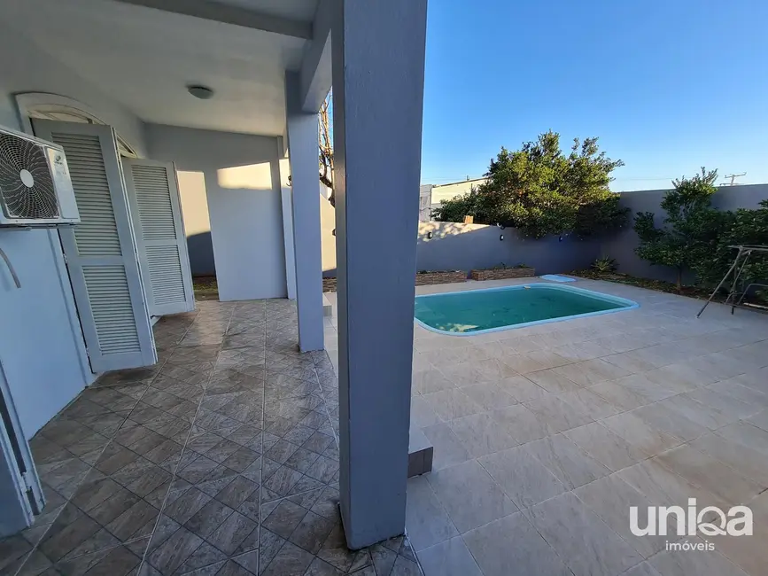 Casa com 4 quartos à venda, 240m2 em Pé de Plátano, Santa Maria - RS - imagem 2 Foto 2 de Casa com 4 quartos à venda, 240m2 em Pé de Plátano, Santa Maria - RS