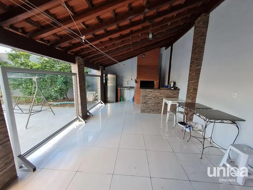 Casa com 4 quartos à venda, 240m2 em Pé de Plátano, Santa Maria - RS - imagem 4 Foto 4 de Casa com 4 quartos à venda, 240m2 em Pé de Plátano, Santa Maria - RS