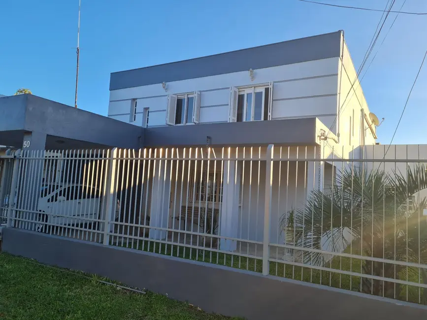 Foto 1 de Casa com 4 quartos à venda, 240m2 em Pé de Plátano, Santa Maria - RS