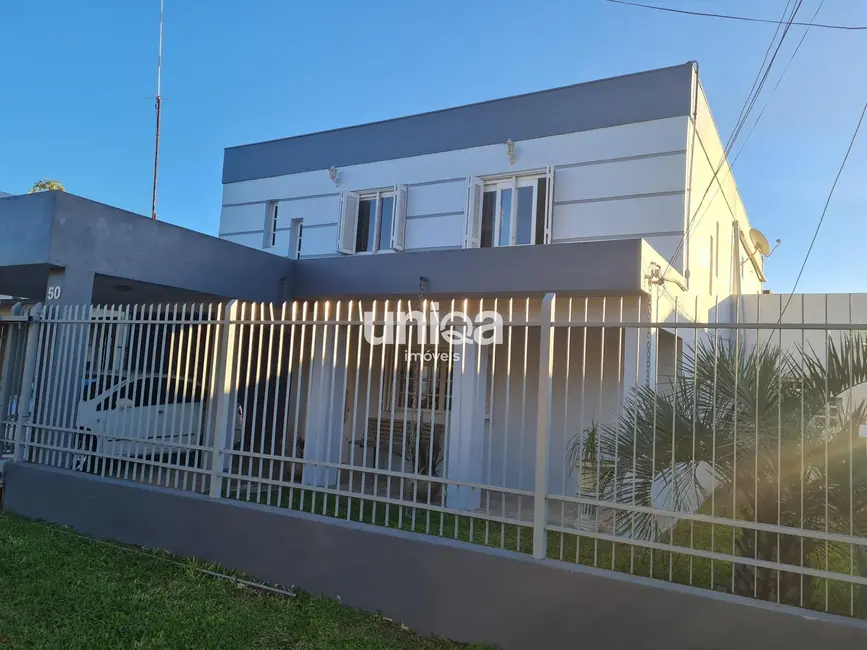 Foto 1 de Casa com 4 quartos à venda, 240m2 em Pé de Plátano, Santa Maria - RS